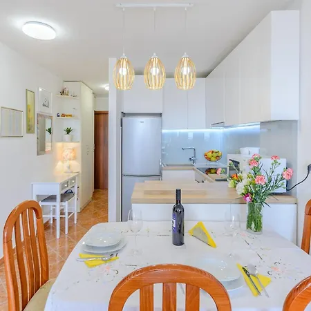 Walk St - Comfort One Bedroom With Balcony And View A2 * 스플리트