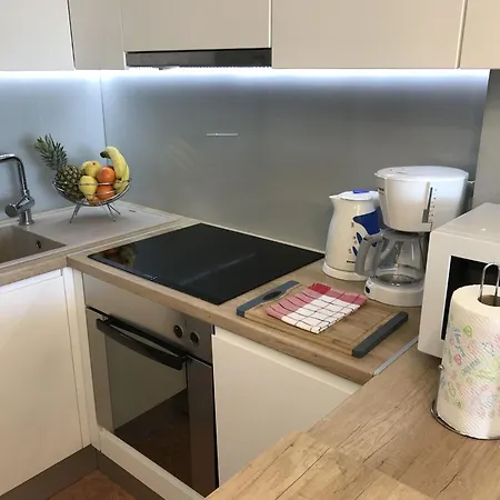 아파트 Walk St - Comfort One Bedroom With Balcony And View A2 *