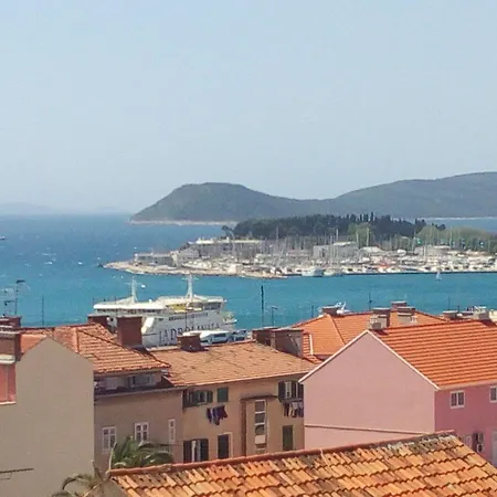 Walk St - Comfort One Bedroom With Balcony And View A2 *