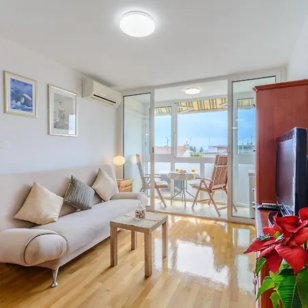 Walk St - Comfort One Bedroom With Balcony And View A2 Apartman *