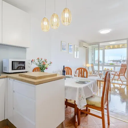 Walk St - Comfort One Bedroom With Balcony And View A2 アパート スプリト